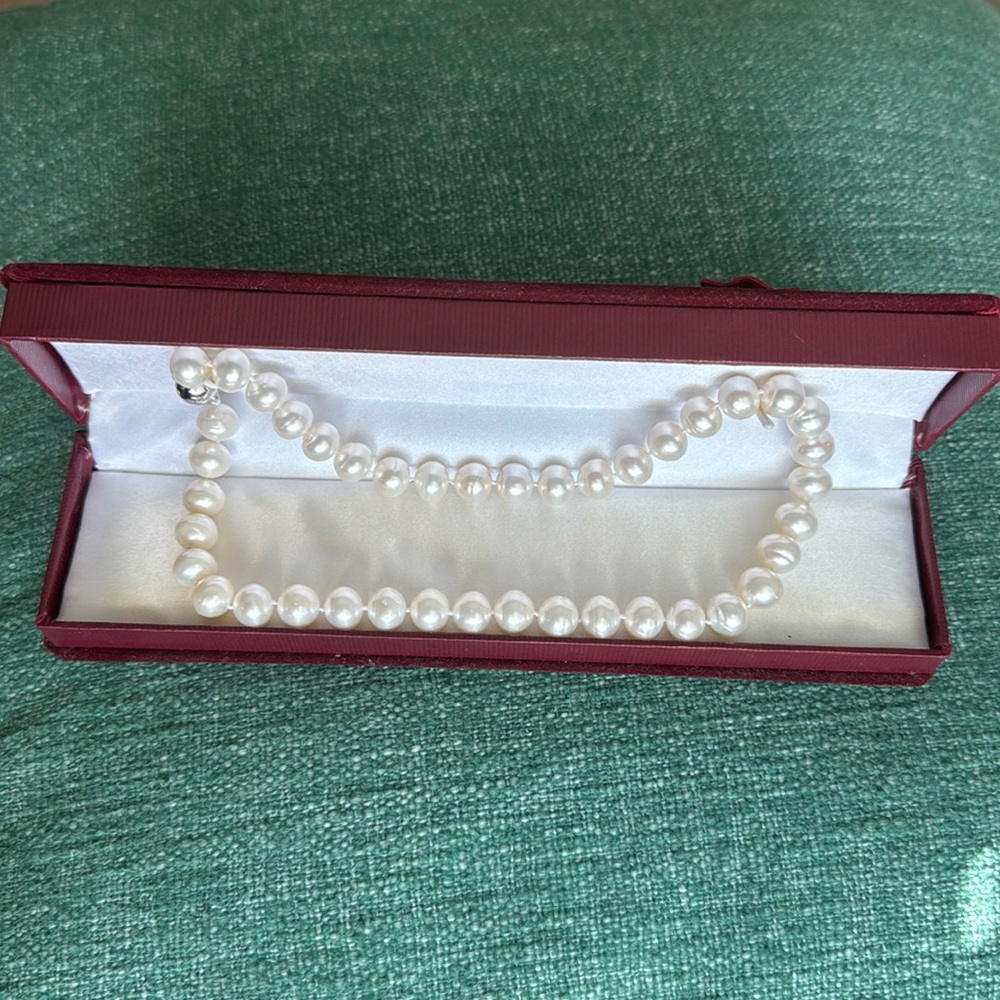 Freshwater pearl necklace